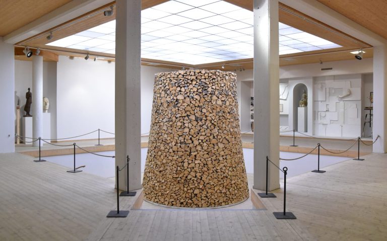 01 Galleri - Bauta - Nils Aas - Inngang