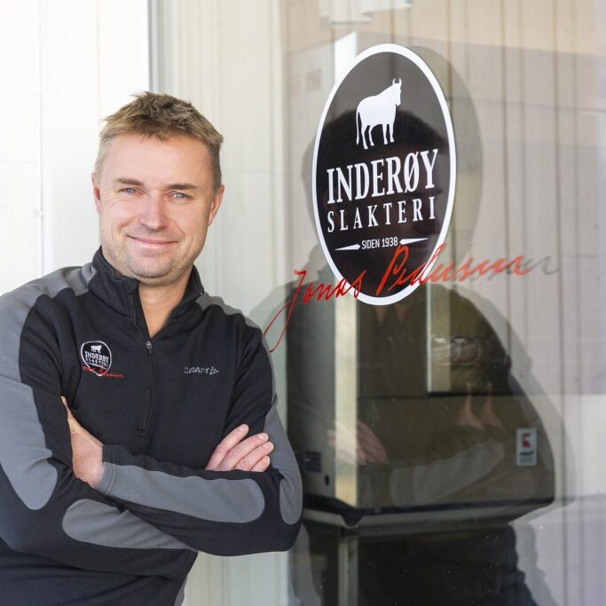 hvard-gausen-utenfor-slakteributikken---indery-slakteri_51940367682_o